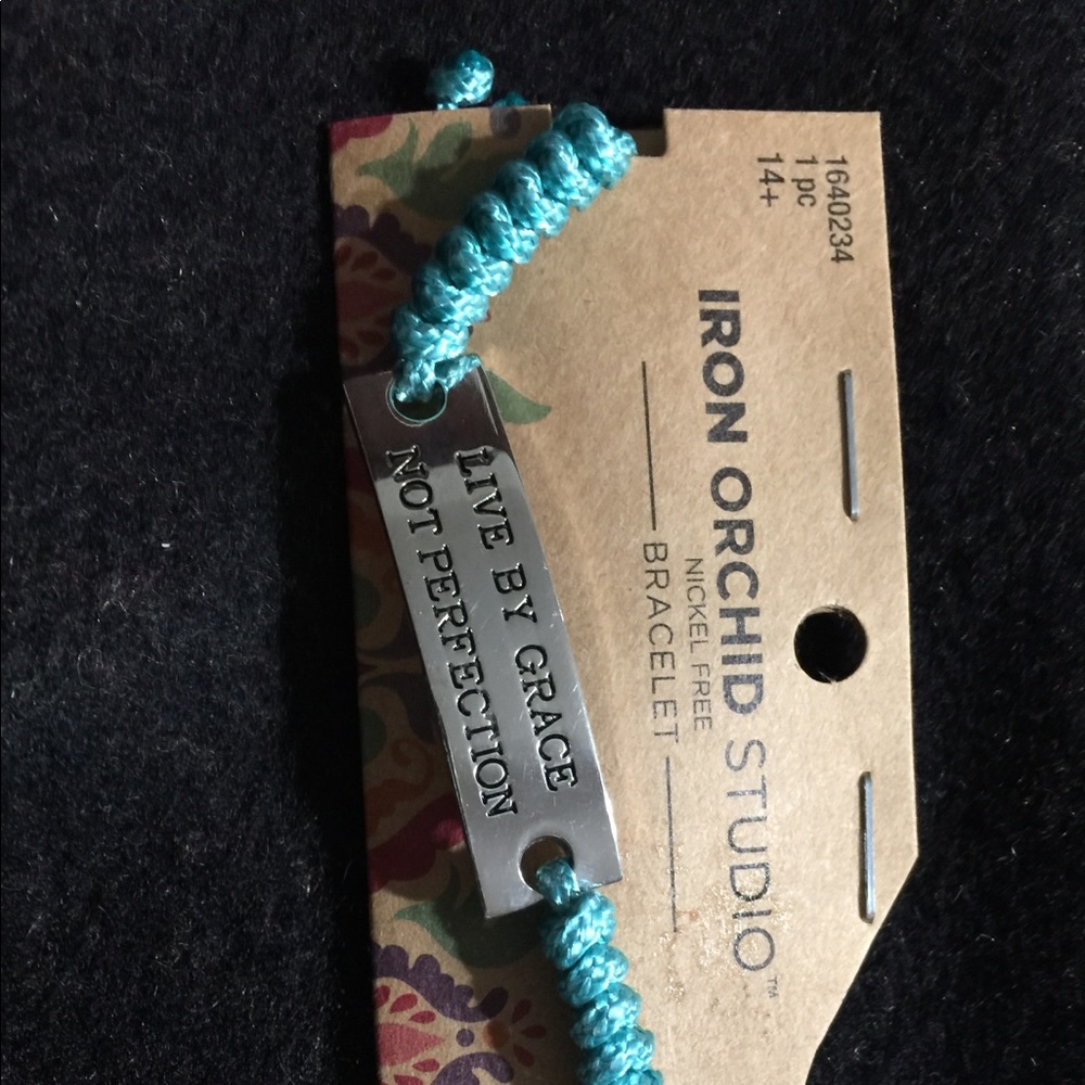 Adjustable bracelet
